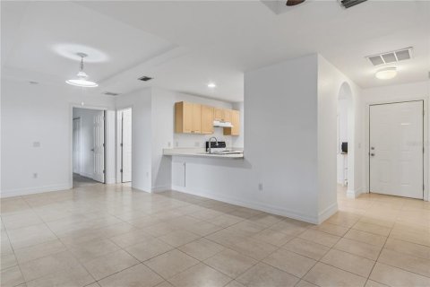 Villa ou maison à vendre à Port Charlotte, Floride: 3 chambres, 114.83 m2 № 2412611 - photo 25