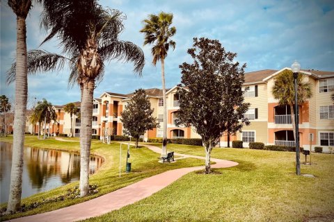 Copropriété à louer à Oviedo, Floride: 3 chambres, 109.62 m2 № 1911828 - photo 1
