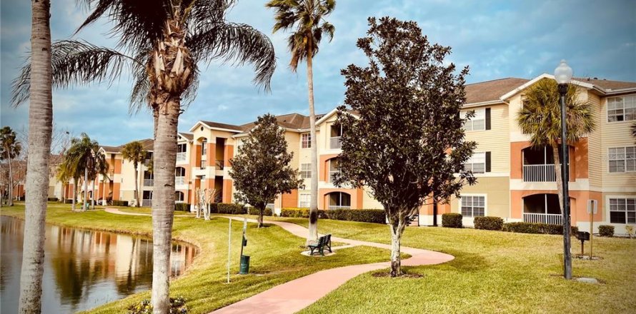 Condominio en Oviedo, Florida, 3 dormitorios № 1911828