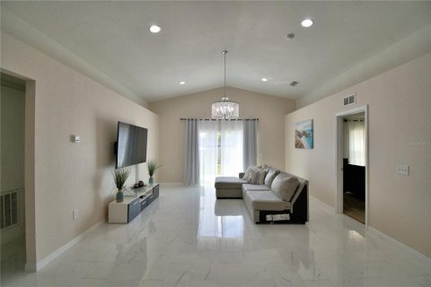 House in Lakeland, Florida 3 bedrooms, 150.41 sq.m. № 1899386 - photo 7