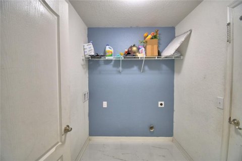 House in Lakeland, Florida 3 bedrooms, 150.41 sq.m. № 1899386 - photo 13