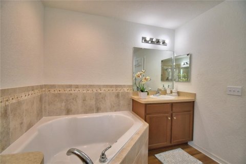 House in Lakeland, Florida 3 bedrooms, 150.41 sq.m. № 1899386 - photo 19