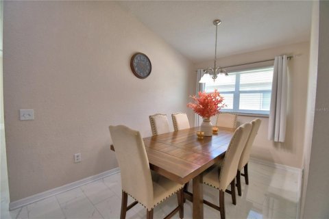 House in Lakeland, Florida 3 bedrooms, 150.41 sq.m. № 1899386 - photo 9