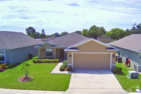 House in Lakeland, Florida 3 bedrooms, 150.41 sq.m. № 1899386 - photo 1