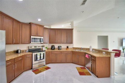 House in Lakeland, Florida 3 bedrooms, 150.41 sq.m. № 1899386 - photo 11