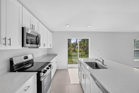 Villa ou maison à vendre à Port Charlotte, Floride: 3 chambres, 138.15 m2 № 2166807 - photo 10