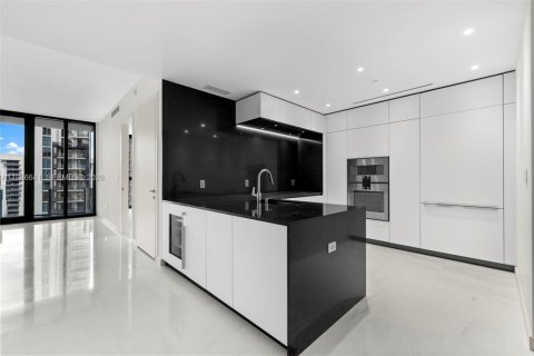 Condo in Miami, Florida, 2 bedrooms  № 2053020 - photo 7