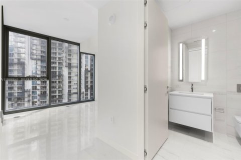 Condo in Miami, Florida, 2 bedrooms  № 2053020 - photo 23