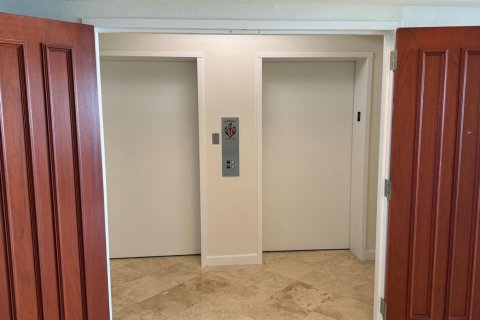 Copropriété à louer à Fort Lauderdale, Floride: 3 chambres, 217.39 m2 № 2189671 - photo 4