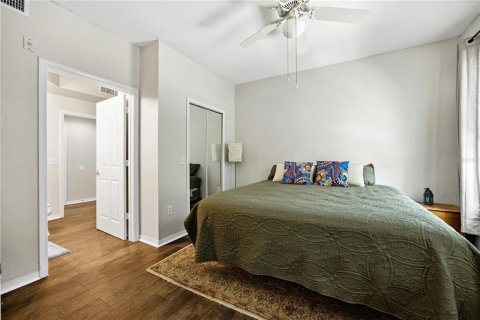 Condo in Gainesville, Florida, 2 bedrooms № 2202582 - photo 23