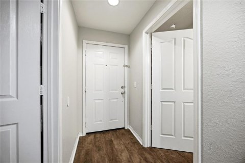 Condo in Gainesville, Florida, 2 bedrooms № 2202582 - photo 7