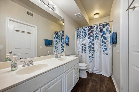 Condo in Gainesville, Florida, 2 bedrooms № 2202582 - photo 21