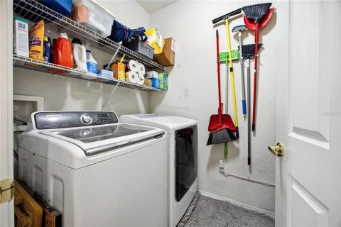 Condo in Gainesville, Florida, 2 bedrooms № 2202582 - photo 26