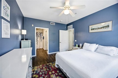 Condo in Gainesville, Florida, 2 bedrooms № 2202582 - photo 19
