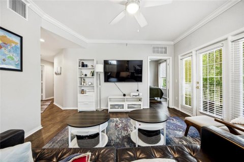 Condo in Gainesville, Florida, 2 bedrooms № 2202582 - photo 17