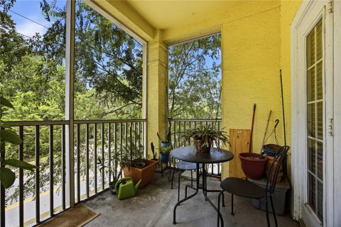 Condo in Gainesville, Florida, 2 bedrooms № 2202582 - photo 27