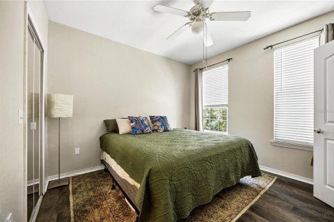Condo in Gainesville, Florida, 2 bedrooms № 2202582 - photo 22