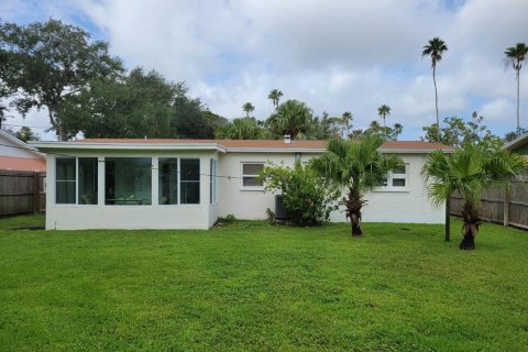 House in Saint Petersburg, Florida 3 bedrooms, 96.62 sq.m. № 1733804 - photo 2