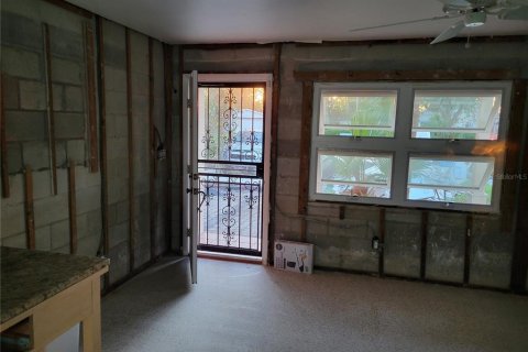 House in Saint Petersburg, Florida 3 bedrooms, 96.62 sq.m. № 1733804 - photo 14