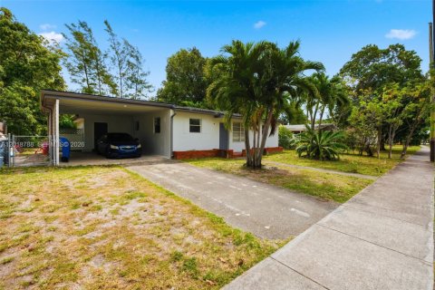 Villa ou maison à vendre à West Park, Floride: 4 chambres, 108.88 m2 № 2270894 - photo 4