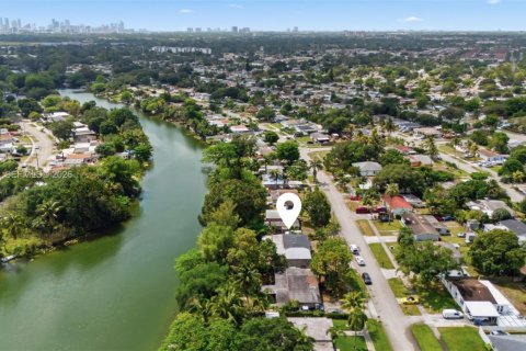 Villa ou maison à vendre à West Park, Floride: 4 chambres, 108.88 m2 № 2270894 - photo 19