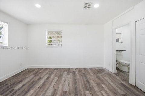 Villa ou maison à vendre à West Park, Floride: 4 chambres, 108.88 m2 № 2270894 - photo 10