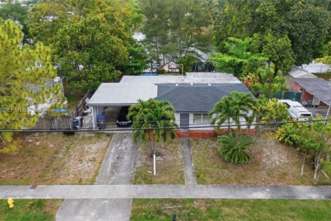 Villa ou maison à vendre à West Park, Floride: 4 chambres, 108.88 m2 № 2270894 - photo 21