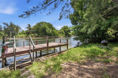 Villa ou maison à vendre à West Park, Floride: 4 chambres, 108.88 m2 № 2270894 - photo 15