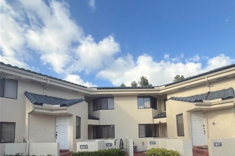 Condo in Plantation, Florida, 2 bedrooms  № 2065404 - photo 2