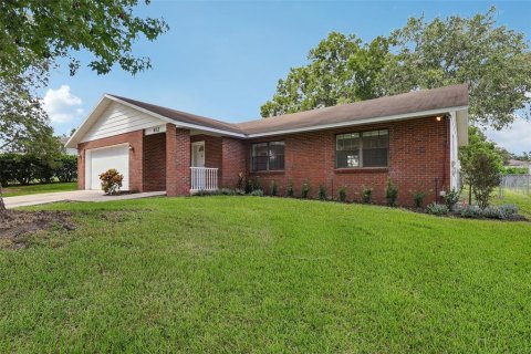 House in Altamonte Springs, Florida 4 bedrooms, 178.84 sq.m. № 2306061