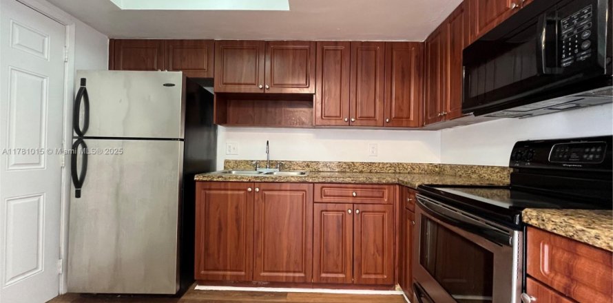 Condo in North Lauderdale, Florida, 2 bedrooms  № 1698231