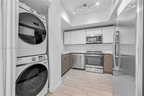 Снять в аренду кондоминиум в Майами, Флорида 2 спальни, 92.72м2, № 1933055 - фото 13