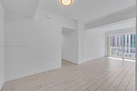 Снять в аренду кондоминиум в Майами, Флорида 2 спальни, 92.72м2, № 1933055 - фото 14