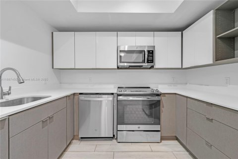 Снять в аренду кондоминиум в Майами, Флорида 2 спальни, 92.72м2, № 1933055 - фото 11