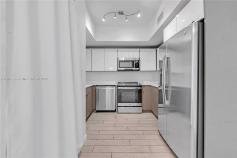 Снять в аренду кондоминиум в Майами, Флорида 2 спальни, 92.72м2, № 1933055 - фото 9