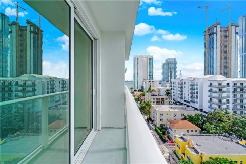 Снять в аренду кондоминиум в Майами, Флорида 2 спальни, 92.72м2, № 1933055 - фото 20