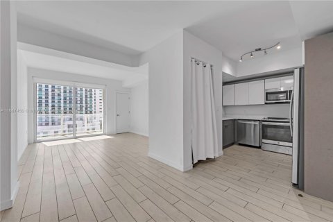 Снять в аренду кондоминиум в Майами, Флорида 2 спальни, 92.72м2, № 1933055 - фото 8