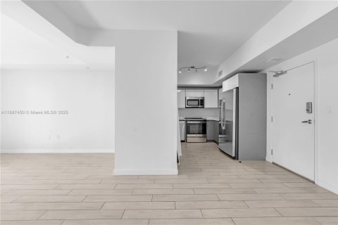 Снять в аренду кондоминиум в Майами, Флорида 2 спальни, 92.72м2, № 1933055 - фото 7