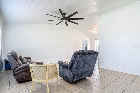 House in Port Charlotte, Florida 3 bedrooms, 125.33 sq.m. № 1901182 - photo 4