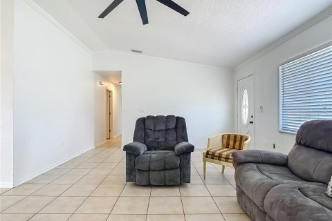 House in Port Charlotte, Florida 3 bedrooms, 125.33 sq.m. № 1901182 - photo 8