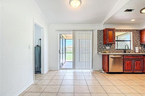 House in Port Charlotte, Florida 3 bedrooms, 125.33 sq.m. № 1901182 - photo 12