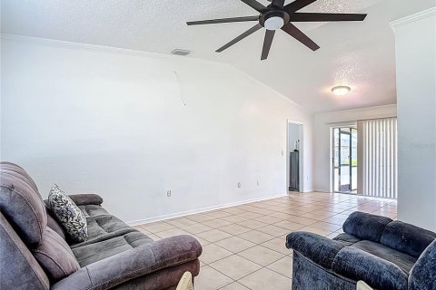 House in Port Charlotte, Florida 3 bedrooms, 125.33 sq.m. № 1901182 - photo 7