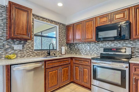 House in Port Charlotte, Florida 3 bedrooms, 125.33 sq.m. № 1901182 - photo 20