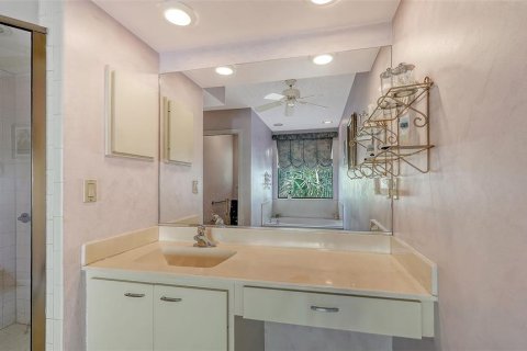 House in Sarasota, Florida 4 bedrooms, 238.57 sq.m. № 2099071 - photo 25