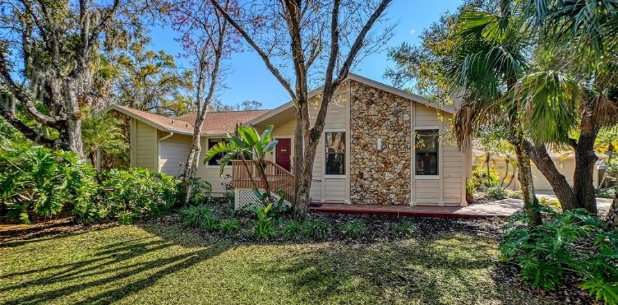 House in Sarasota, Florida 4 bedrooms, 238.57 sq.m. № 2099071