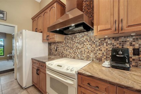 House in Sarasota, Florida 4 bedrooms, 238.57 sq.m. № 2099071 - photo 18