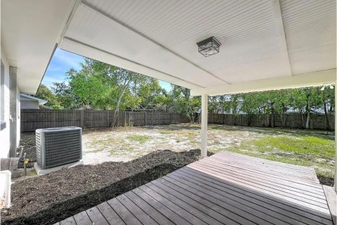 Villa ou maison à vendre à Mount Dora, Floride: 3 chambres, 122.63 m2 № 2436804 - photo 8