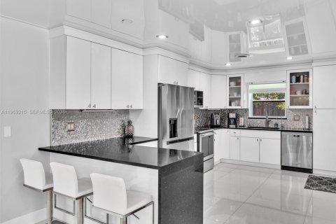 Casa en venta en Lighthouse Point, Florida, 4 dormitorios, 211.17 m2 № 2033791 - foto 16