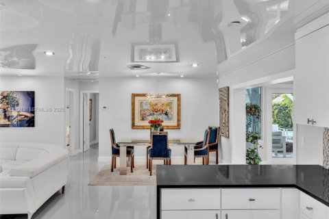 Casa en venta en Lighthouse Point, Florida, 4 dormitorios, 211.17 m2 № 2033791 - foto 24