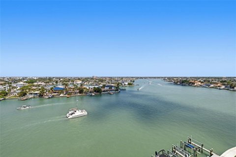 Condo in Saint Pete Beach, Florida, 2 bedrooms № 2102132 - photo 29
